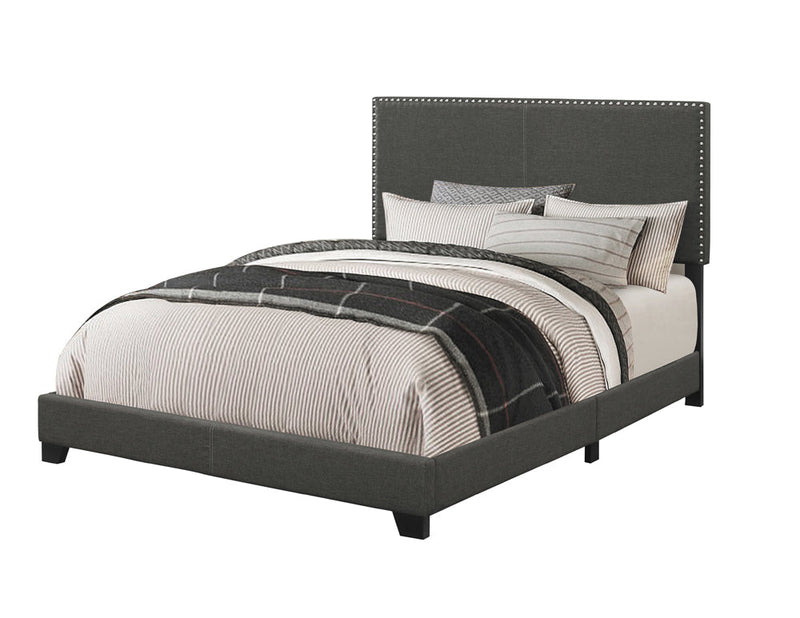 Cama Boyd tapizada con paneles