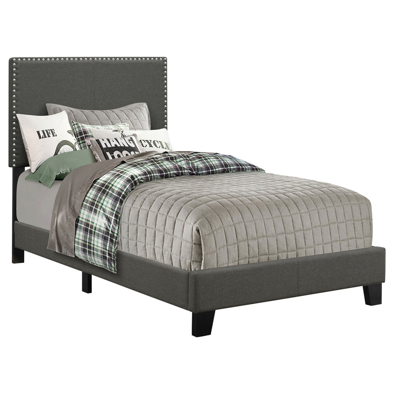 Cama Boyd tapizada con paneles