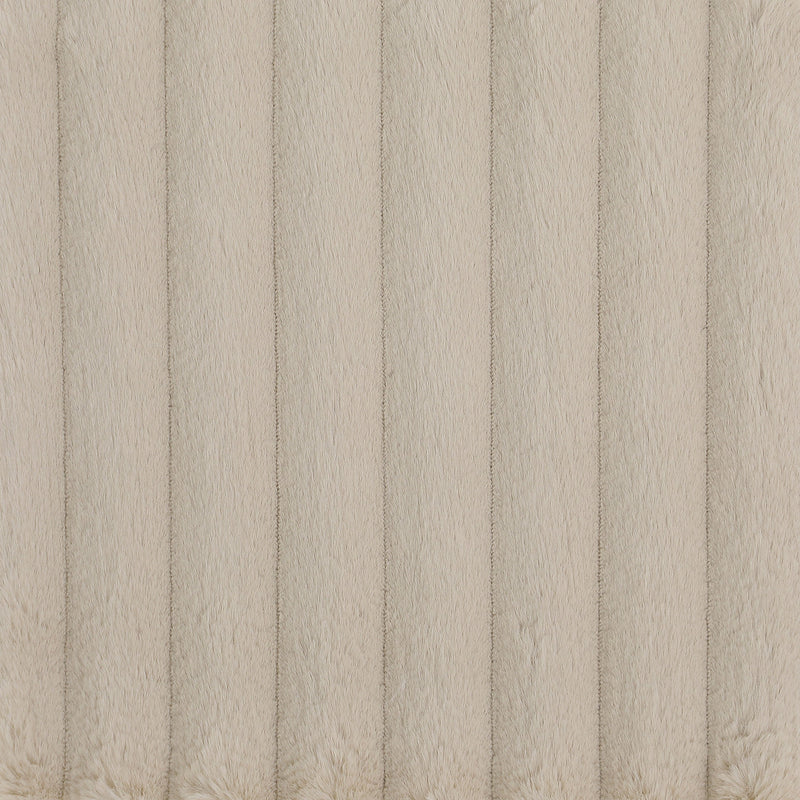 Sofá biplaza curvado Ellorie tapizado con respaldo acanalado beige