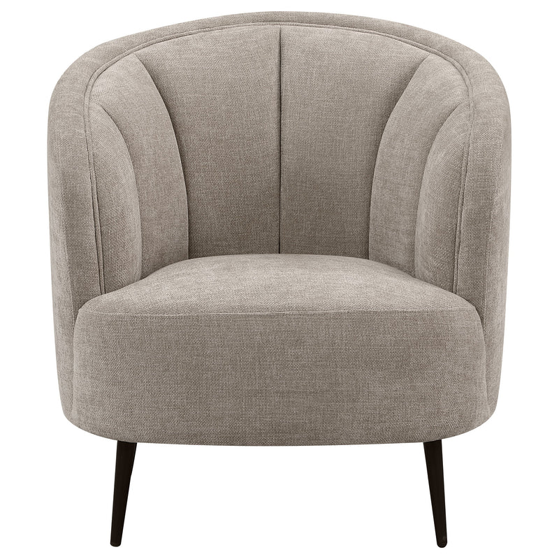 Sillón curvo Ellorie tapizado con respaldo acanalado beige