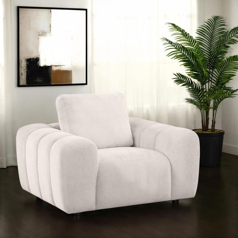 Sillón tapizado en chenilla Burnett