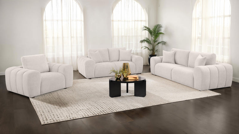 Sillón tapizado en chenilla Burnett