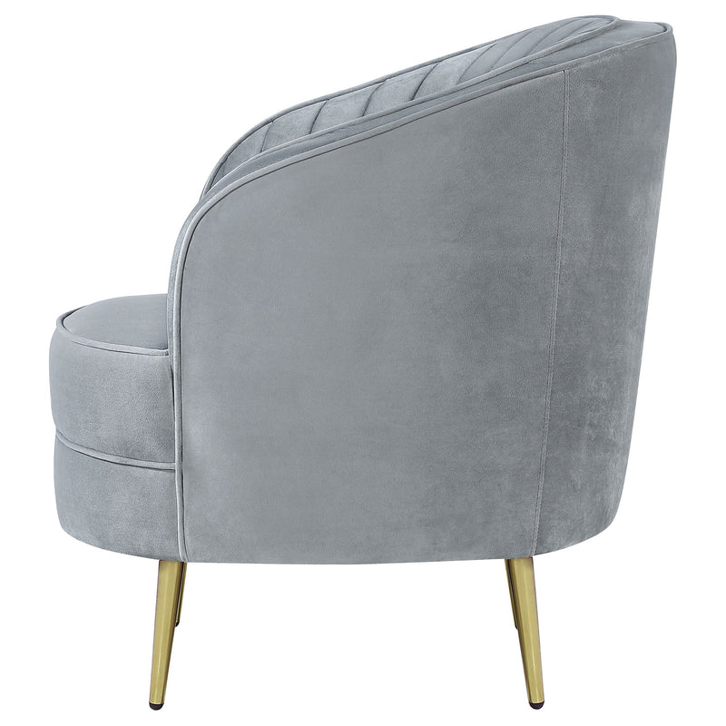 Sillón decorativo tapizado con canales y mechones Sophia