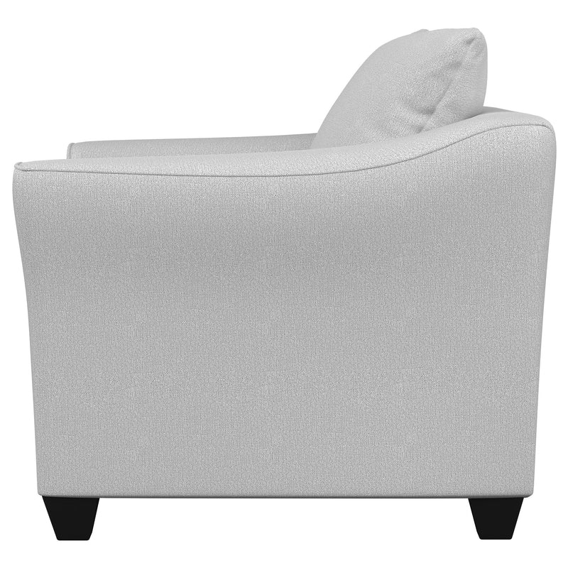 Sillón decorativo Salizar con brazos acampanados y tapizados