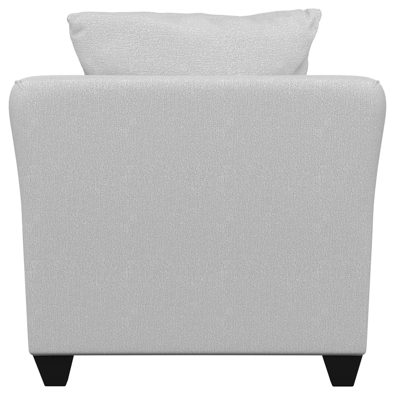 Sillón decorativo Salizar con brazos acampanados y tapizados