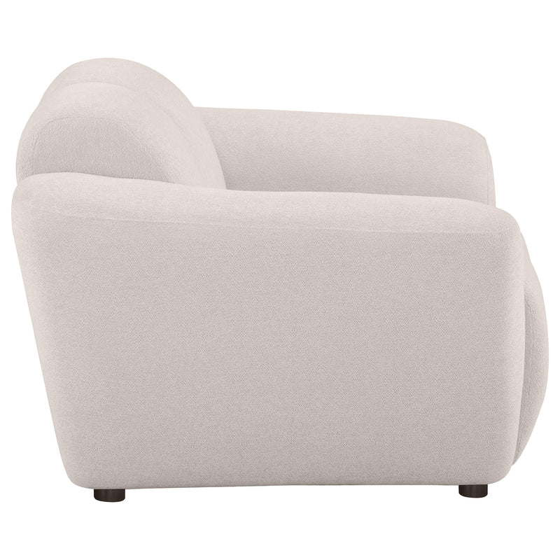 Sillón decorativo con brazos extendidos tapizado en chenilla Destino Greige