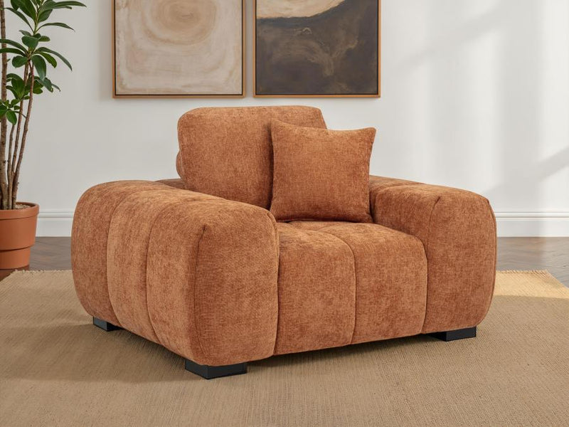 Sillón decorativo Octavia con reposabrazos cuadrados tapizados