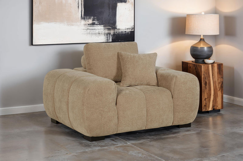 Sillón decorativo Octavia con reposabrazos cuadrados tapizados