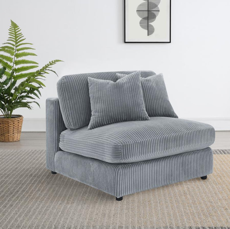 Sillón tapizado sin brazos Blaine