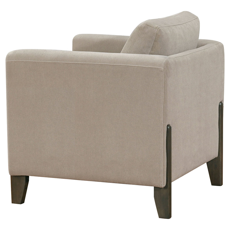 Sillón decorativo Islington con brazos tipo panel tapizado en tela, color gris topo