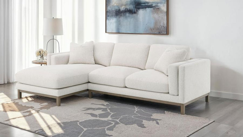 Sofá seccional chaise tapizado en bouclé Ginebra color arena