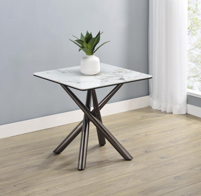 Mesa auxiliar Carvell Square de piedra sinterizada Mirage White