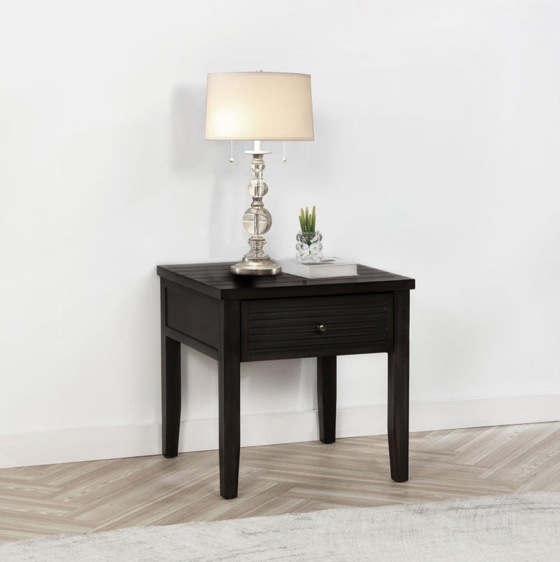 Mesa auxiliar cuadrada de 1 cajón Concord Java envejecido