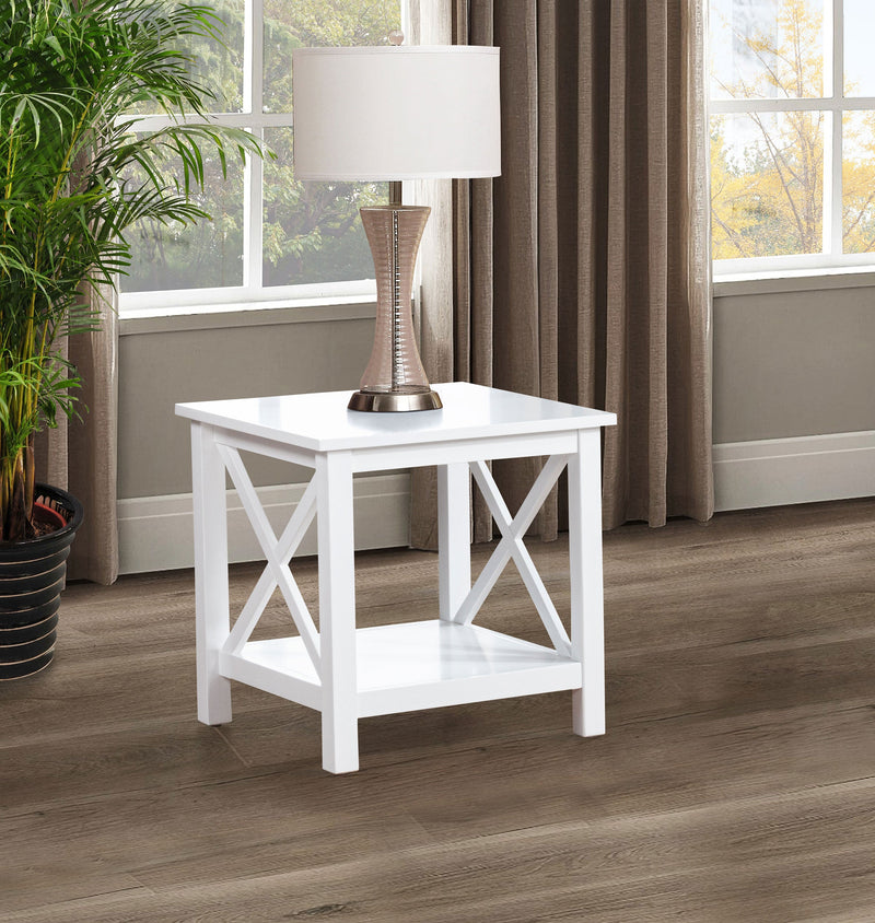 Mesa auxiliar Skyview cuadrada de madera de pino con estante blanca