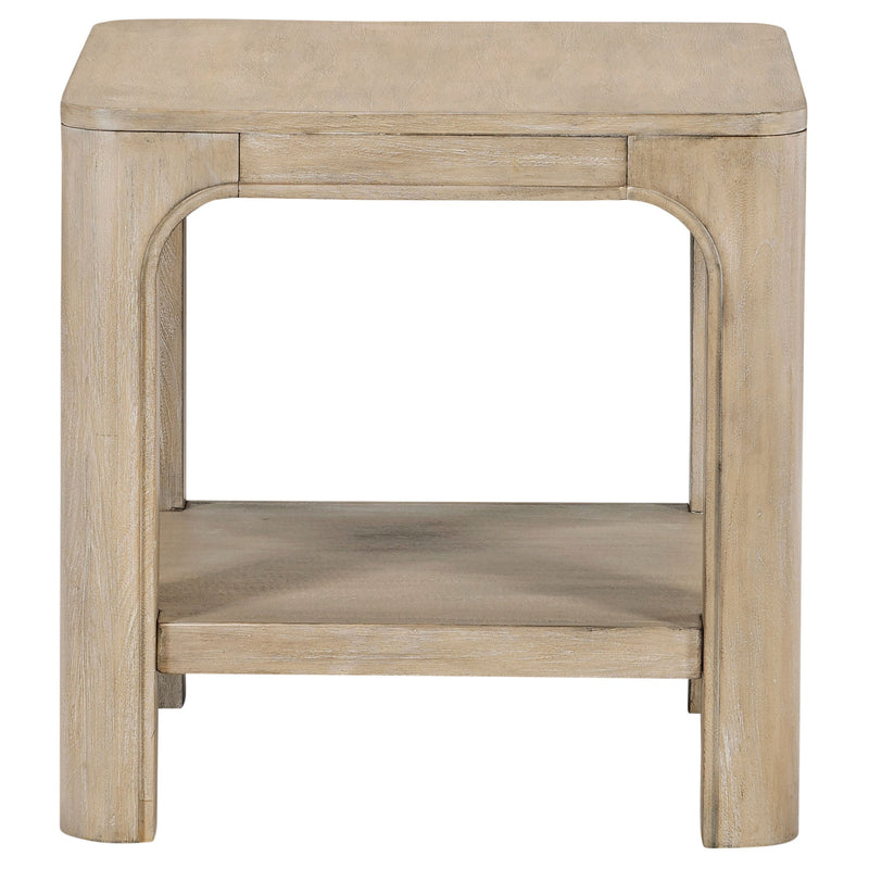 Mesa auxiliar cuadrada de madera Solano con estante, mango envejecido