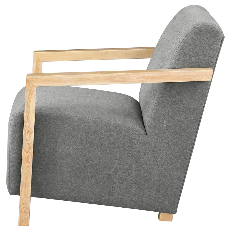 Sillón Diego tapizado con brazos de madera