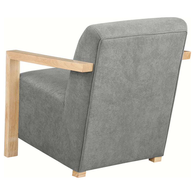 Sillón Diego tapizado con brazos de madera