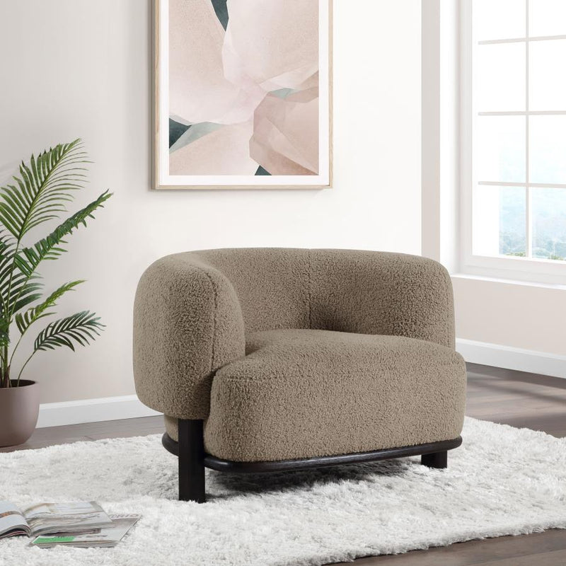 Sillón decorativo Lawler con respaldo tapizado