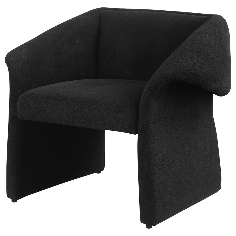 Sillón decorativo Ramsey tapizado con reposabrazos inclinados
