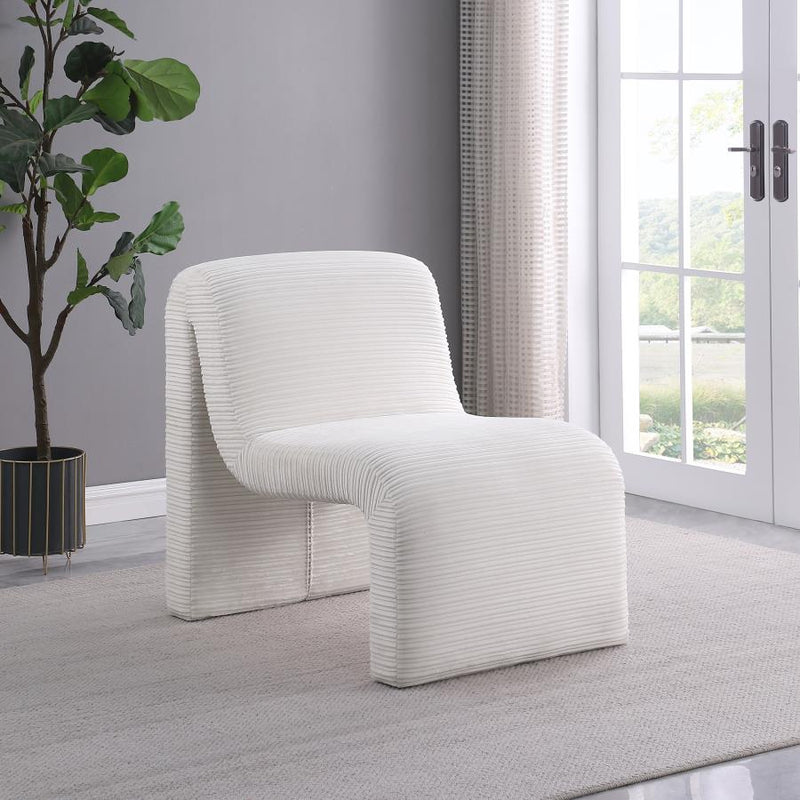 Sillón decorativo Drayton sin brazos con respaldo curvo tapizado