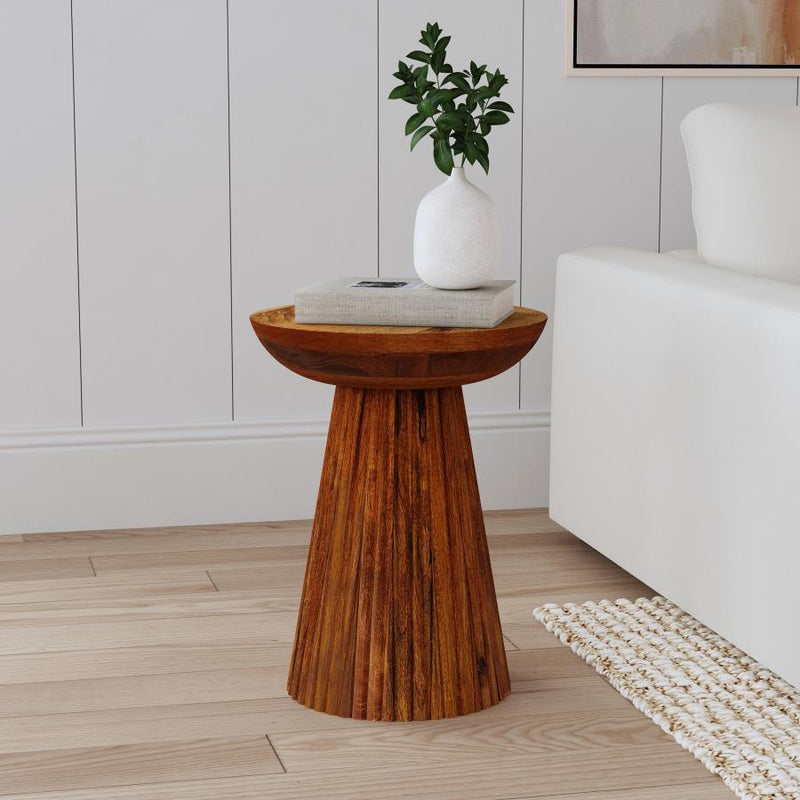 Mesa auxiliar redonda Aureo de madera maciza color miel silvestre