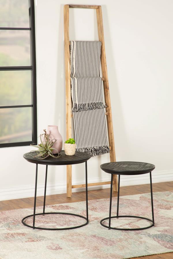 Mesa nido redonda Loannis de 2 piezas de madera de mango en negro mate