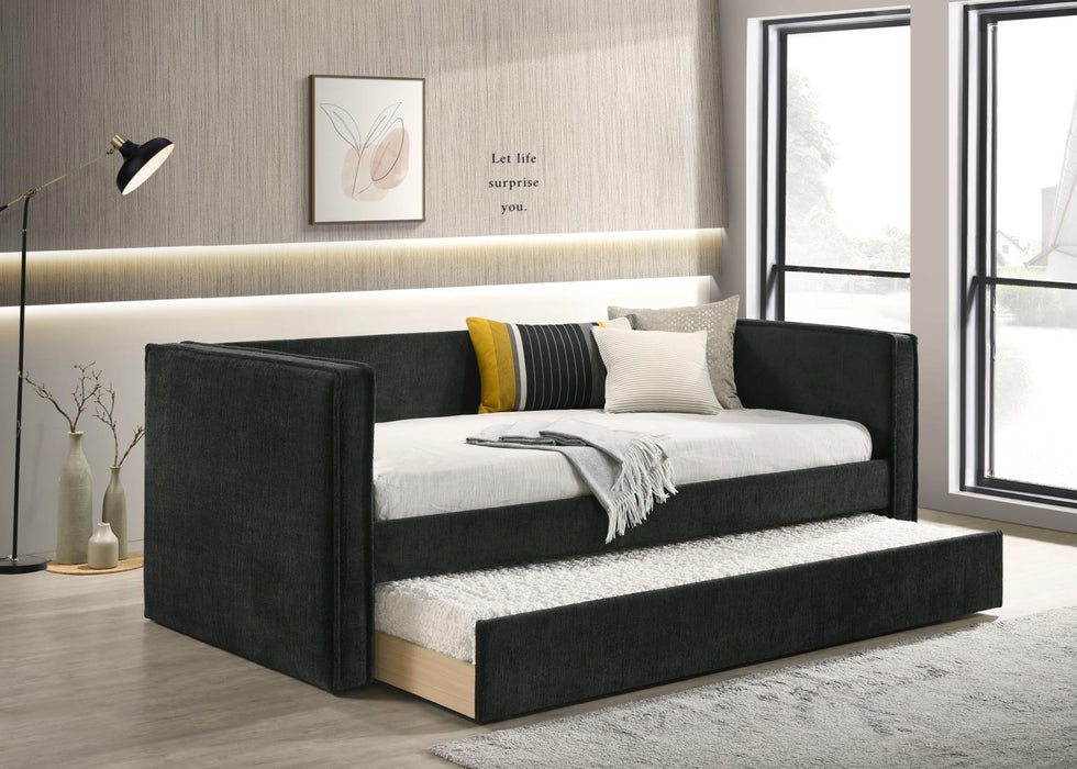 Alquilina Black Daybed Bedroom Collection