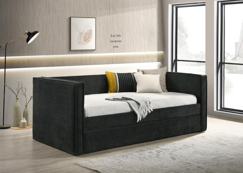 Alquilina Black Daybed Bedroom Collection